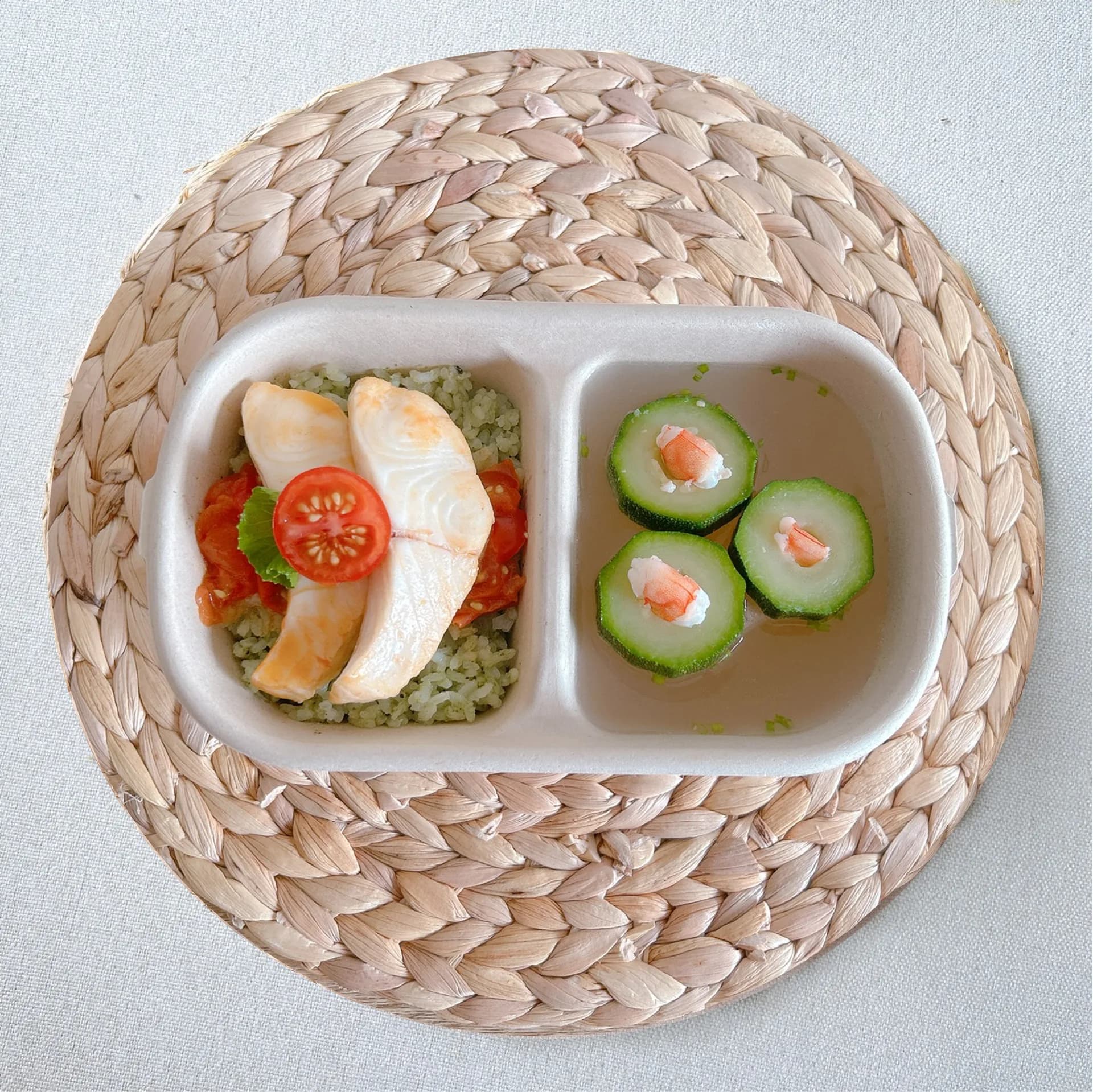 Cơm chùm ngây với Cá lóc sốt cà và canh chả tôm bí ngòi