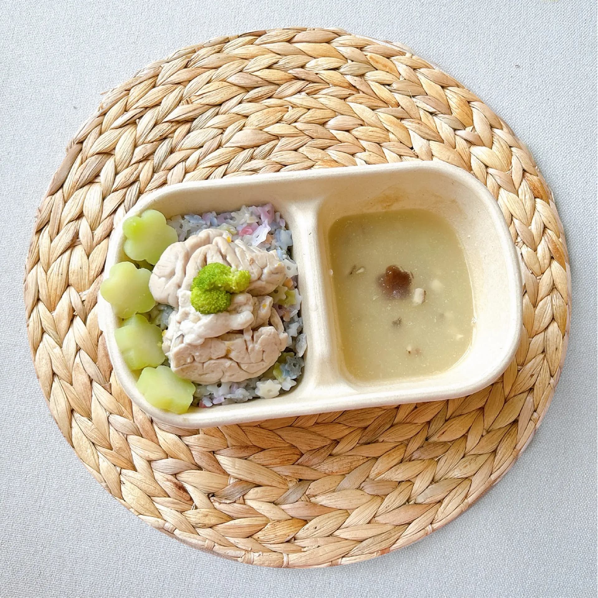 Nui sao óc heo bông cải xanh, bí đỏ, nấm (dashi rau củ)